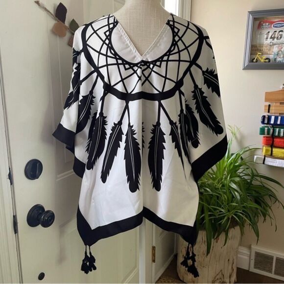 Bohemian Vintage Black&White Fringed Poncho Women's Top (One Size) - Picture 1 of 9
